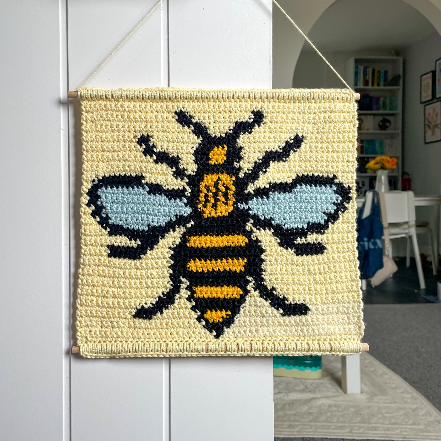 PDF | Crochet Bee Wall Hanging Pattern