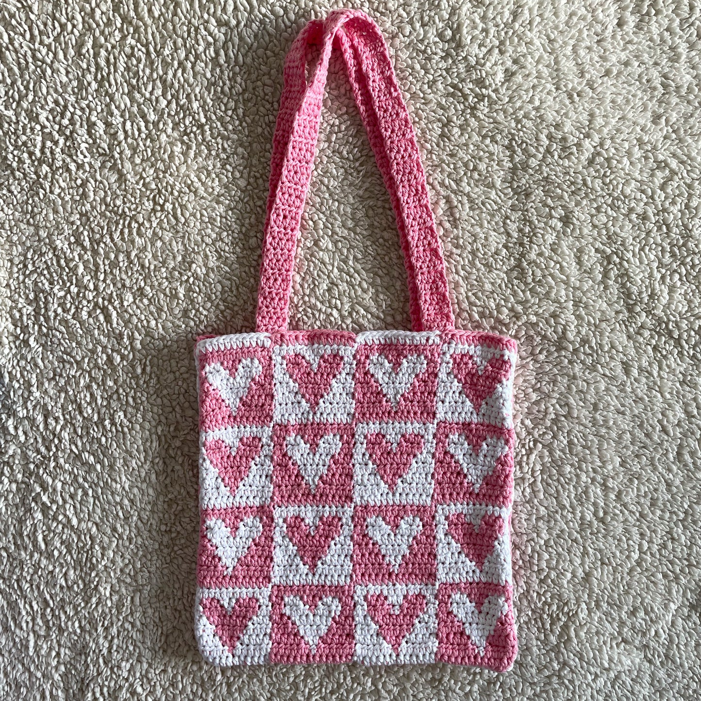 Crochet Heart Tote Bag in Pink/White