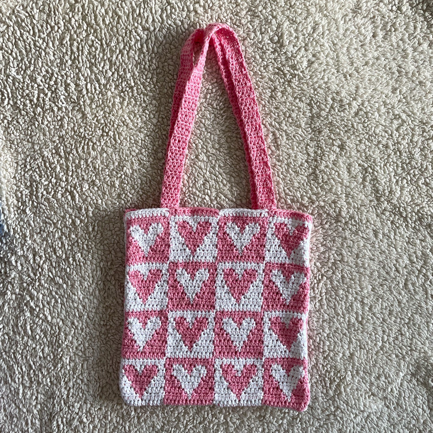 Crochet Heart Tote Bag in Pink/White