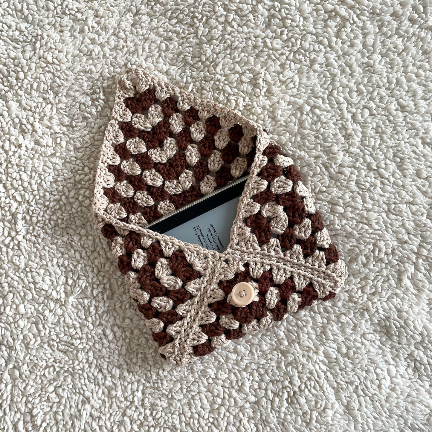 Crochet Kindle Sleeve in Brown/Light Beige