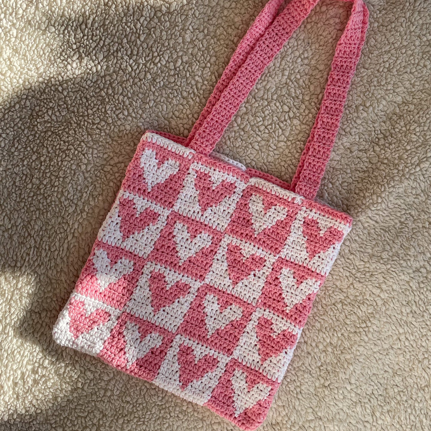 Crochet Heart Tote Bag in Pink/White