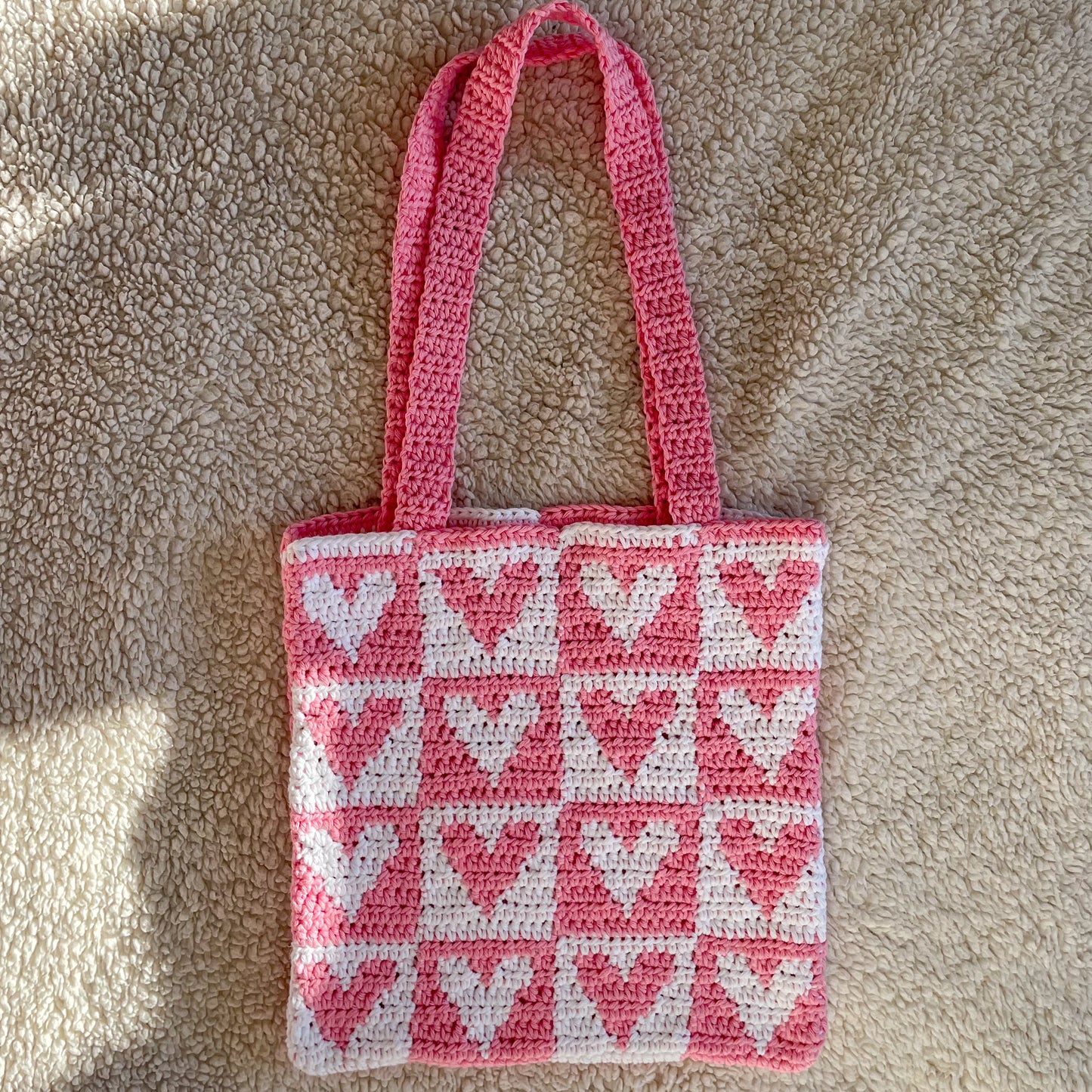 Crochet Heart Tote Bag in Pink/White