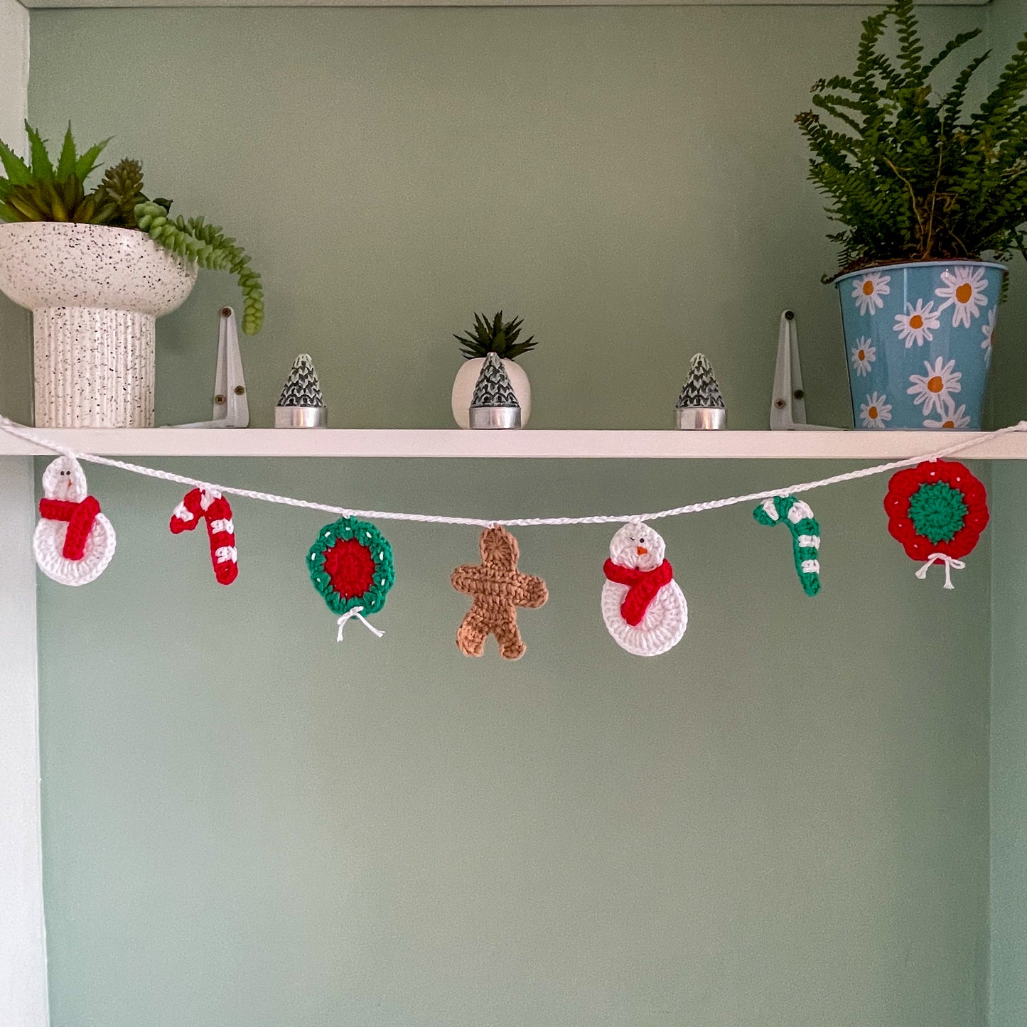 Crochet Christmas Garland