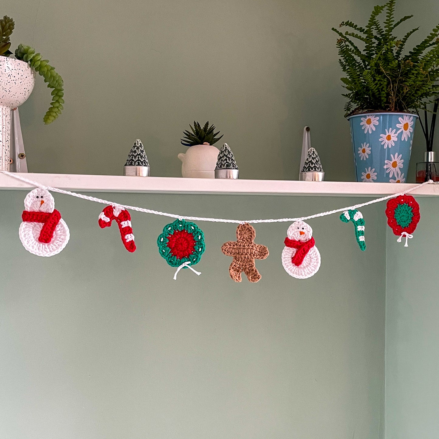 Crochet Christmas Garland