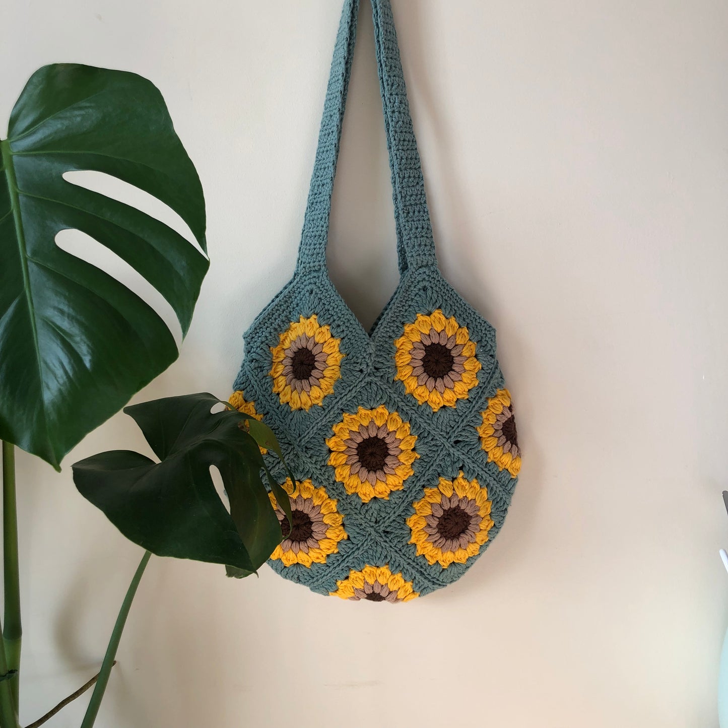 Crochet Sunflower Tote Bag in Sage Green